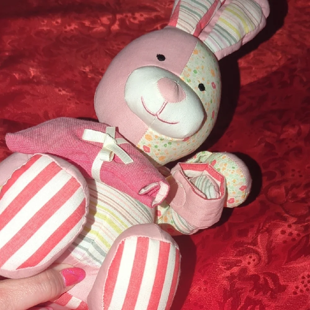 KIPEKEE Adorable 4PC Baby Basket Set. Bunny, Bib, Cloth Rattle, & Basket.